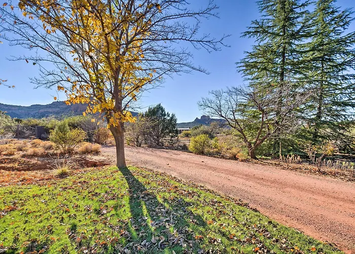 2 Acres & Red Rock Views: Casita! Apartament