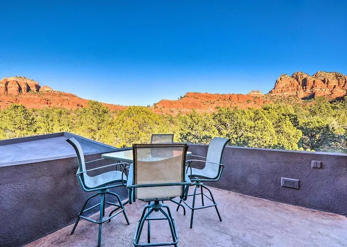 2 Acres & Red Rock Views: Casita!