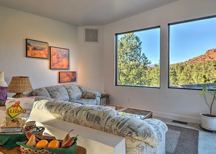2 Acres & Red Rock Views: Casita!
