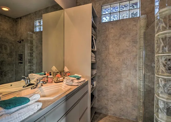 2 Acres & Red Rock Views: Casita! *